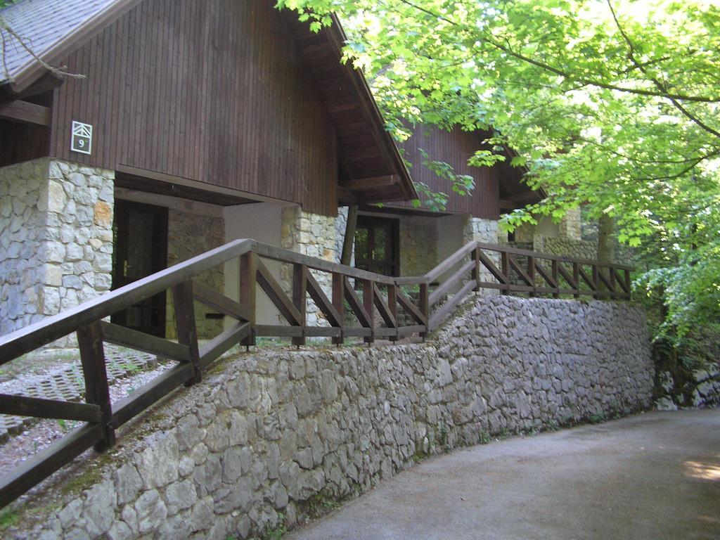 Camping Pivka Jama Постойна Екстер'єр фото